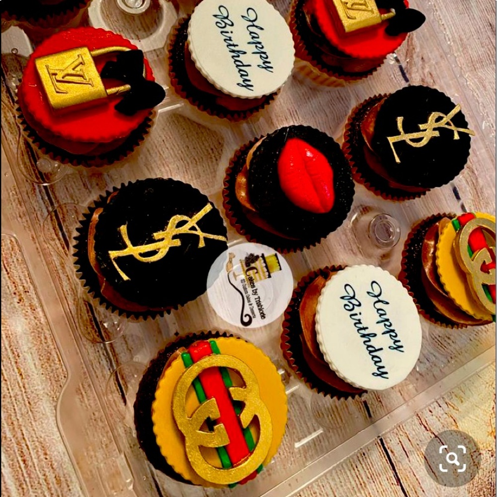 Meet your Posher, Chanel